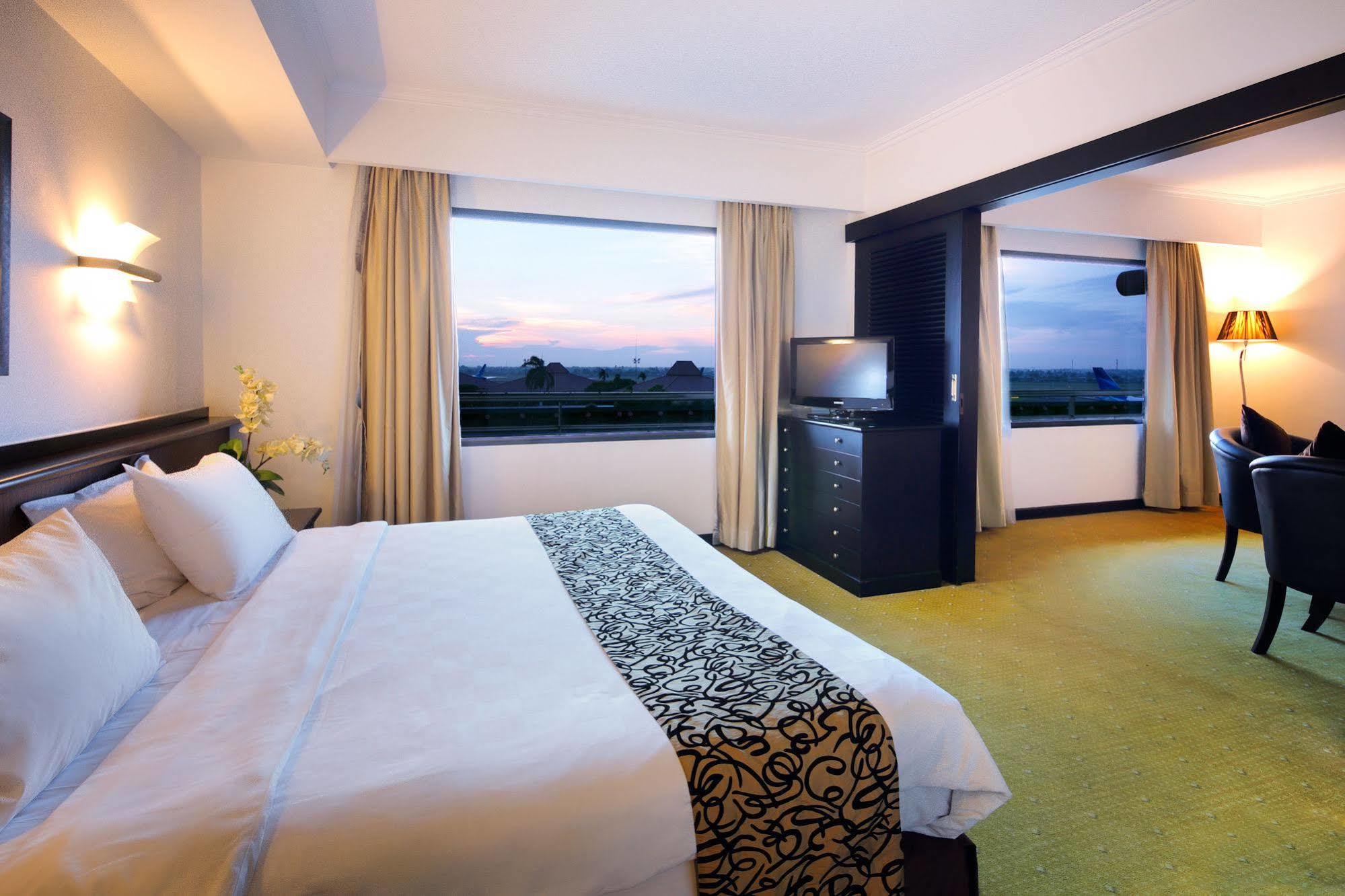 Jakarta Airport Hotel Tangerang Exterior photo